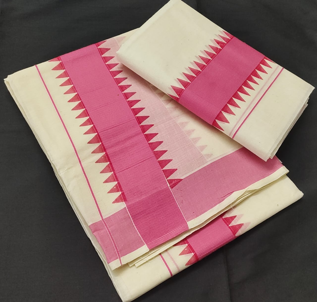 Temple Design Set Mundu