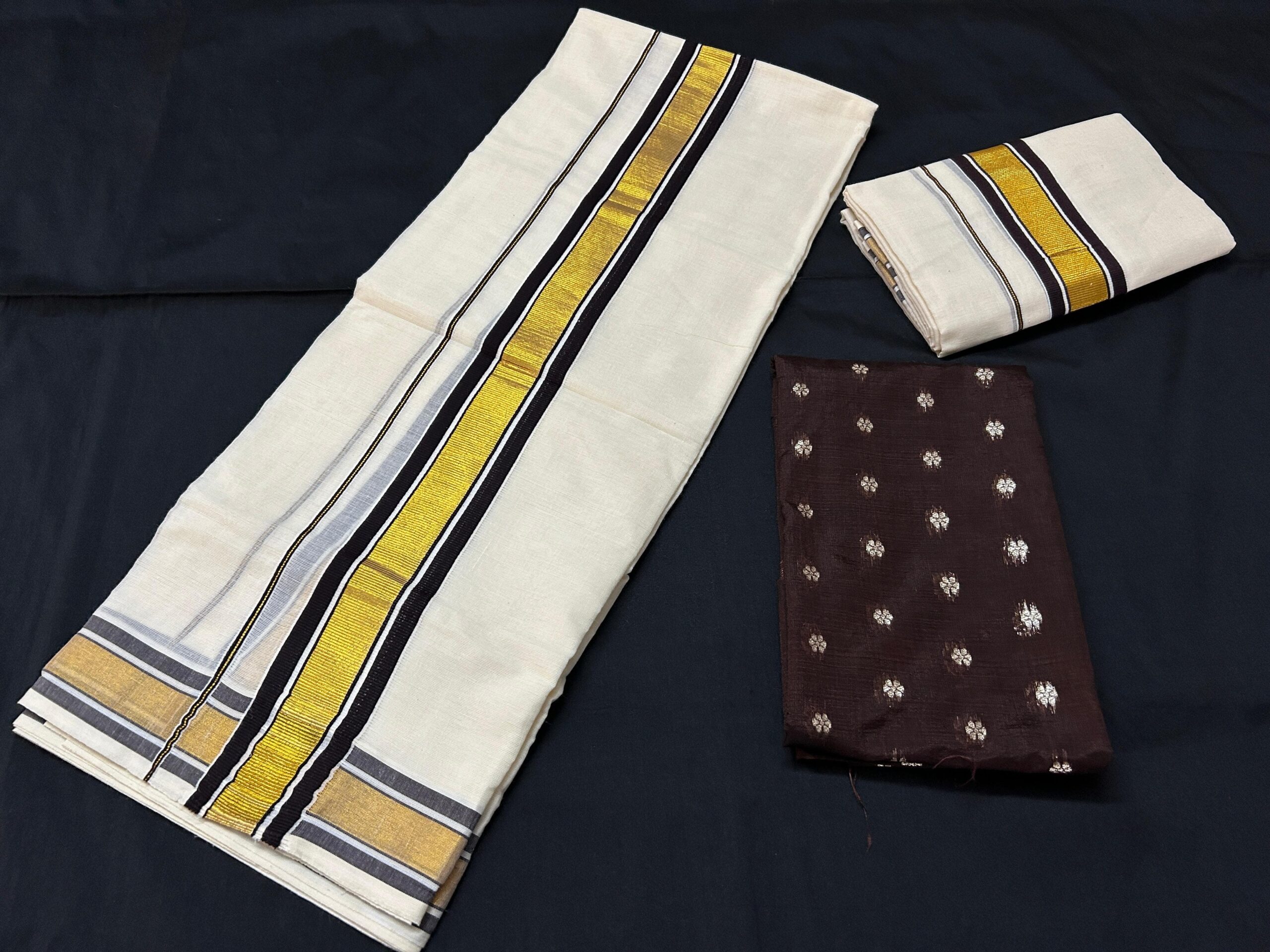 Classic Kasavu Border Set Mund With Blouse Piece